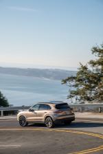 Porsche Cayenne 2018 года (NA)